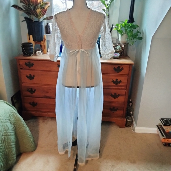 Paulane Lingerie Nightgown Robe Blue w Cream Lace Overlay Small - Picture 2 of 6